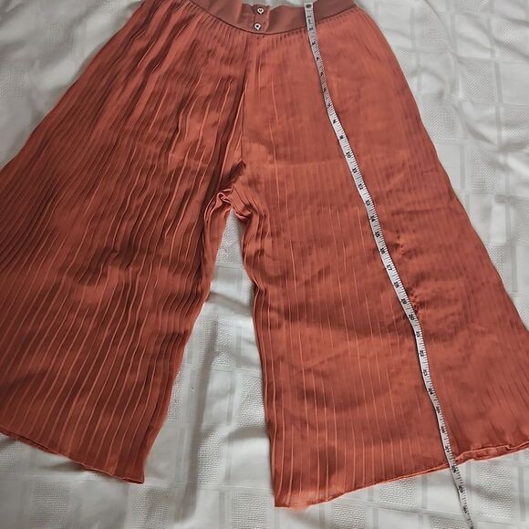 Women's Chiffon Pleated Wide-Leg Palazzo Capri Pants Peach - Picture 5 of 16